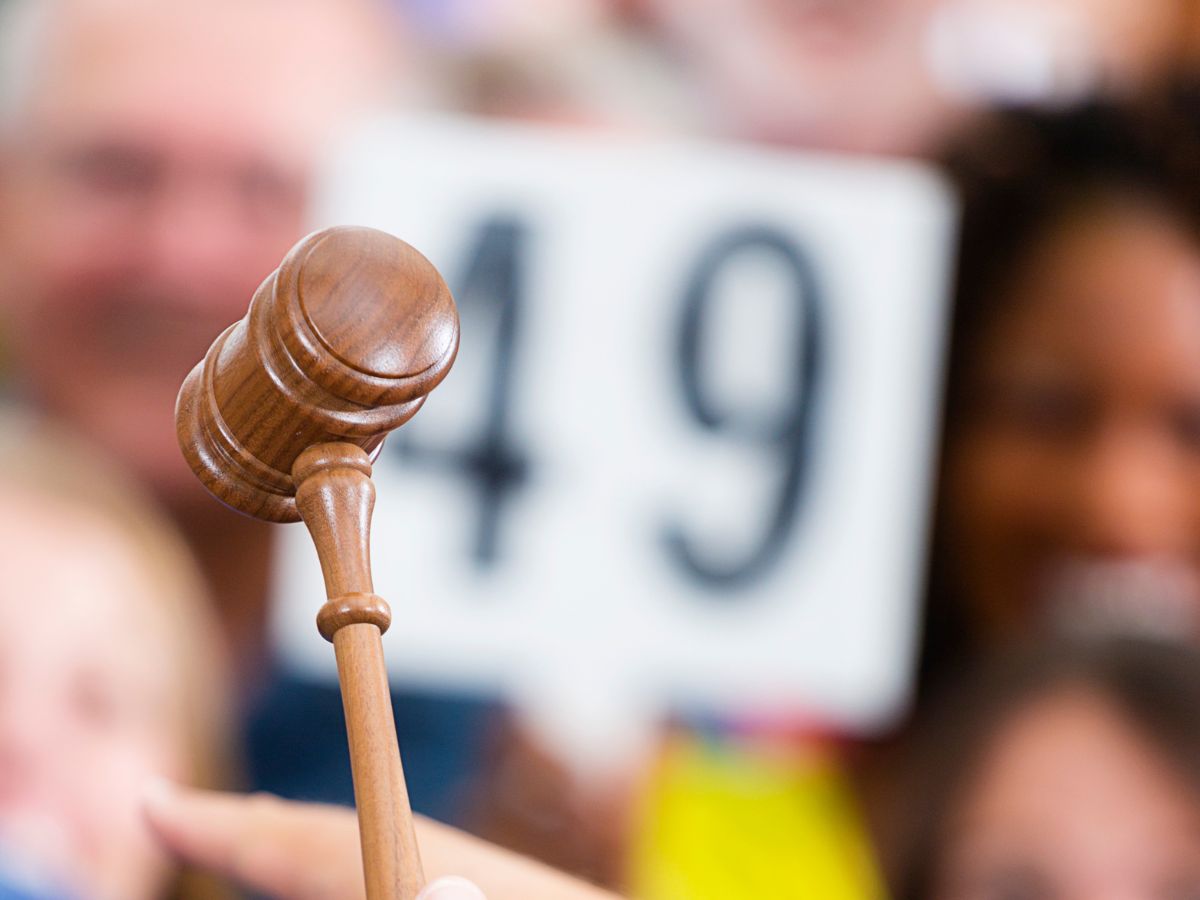Commercial property auction where the buyer uses bridging finance to settle within auction terms